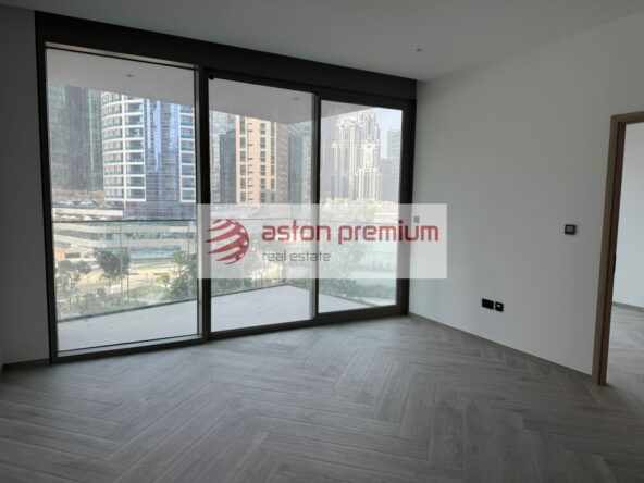 AP-S-28970-Apartment-Sale-Peninsula Three-Business Bay-Dubai
