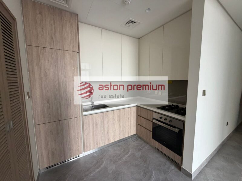 AP-S-28971-Apartment-Sale-Peninsula One-Business Bay-Dubai