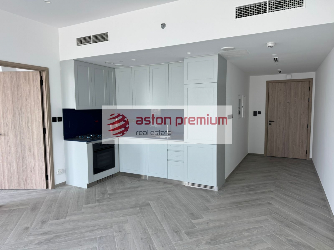 AP-S-29009-Apartment-Sale-Peninsula Three-Business Bay-Dubai