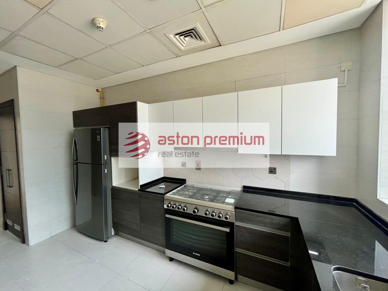 AP-R-26270-Apartment-Rent-Bahwan Tower-Downtown Dubai-Dubai