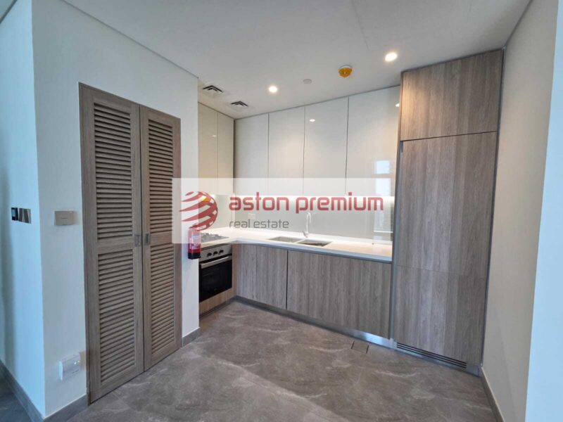 AP-S-29282-Apartment-Sale-Peninsula Two-Business Bay-Dubai